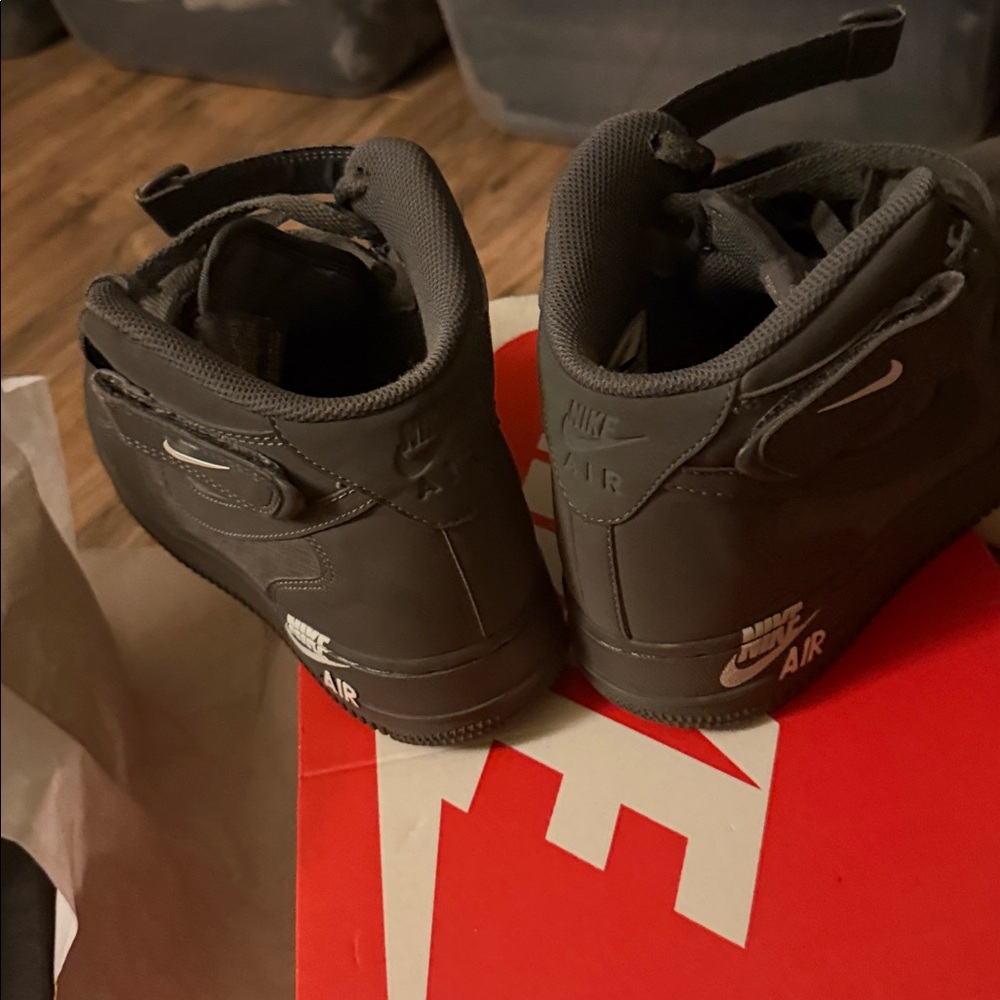 Men's Gray Athletic Shoes - Picture 4 of 4